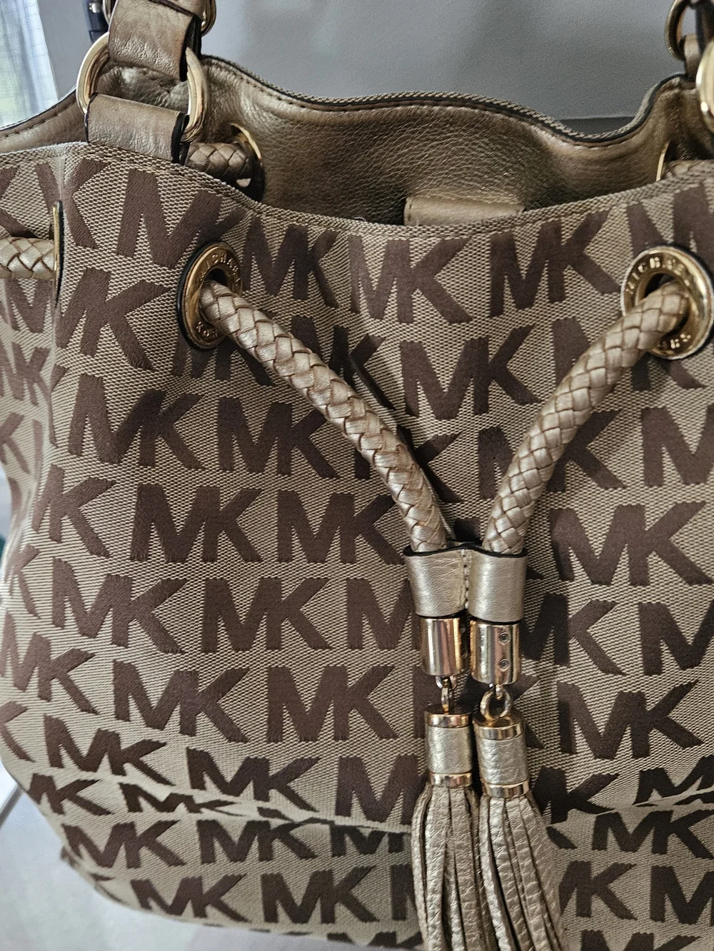 Michael Kors  jet set large signature satchel tote.